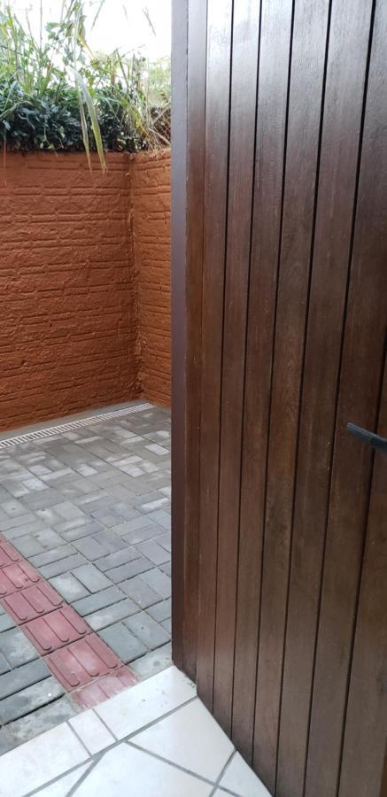 Готель Residencial Costumes Brasileiras Бомбіняс Екстер'єр фото